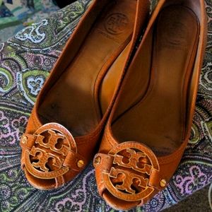 Tori Burch signature wedges peep toe